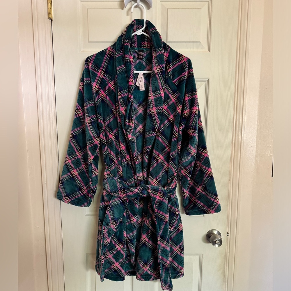 Victoria’s Secret short cozy robe size xs/s